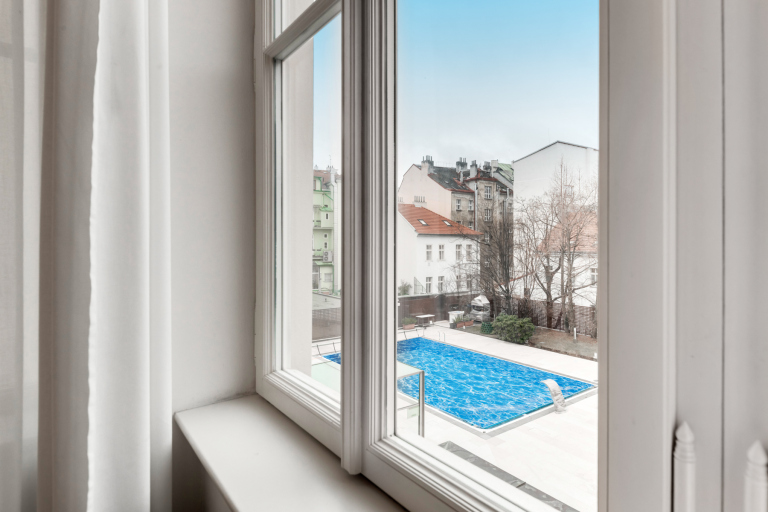 Residential living with outdoor swimming pool, Prague 2 – Vinohrady