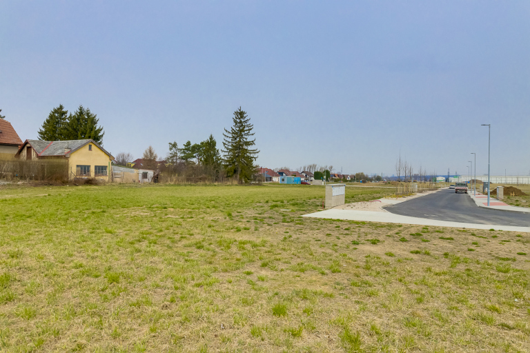 Pozemek na výstavbu rodinného domu, Praha-západ - Vestec