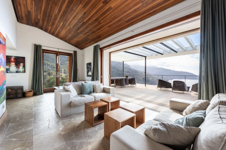 K prodeji: Moderní vila v tradičním stylu v pohoří Serra de Tramuntana