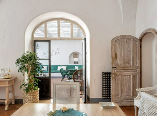 Sale - For sale: A massive estate in the heart of Capri - Italy
