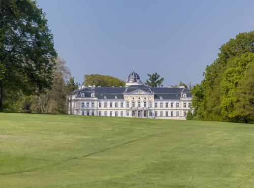 Sale - Historic villa on a golf course, Silherovice