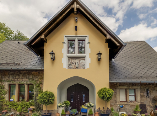 Sale - Historic villa on a golf course, Silherovice