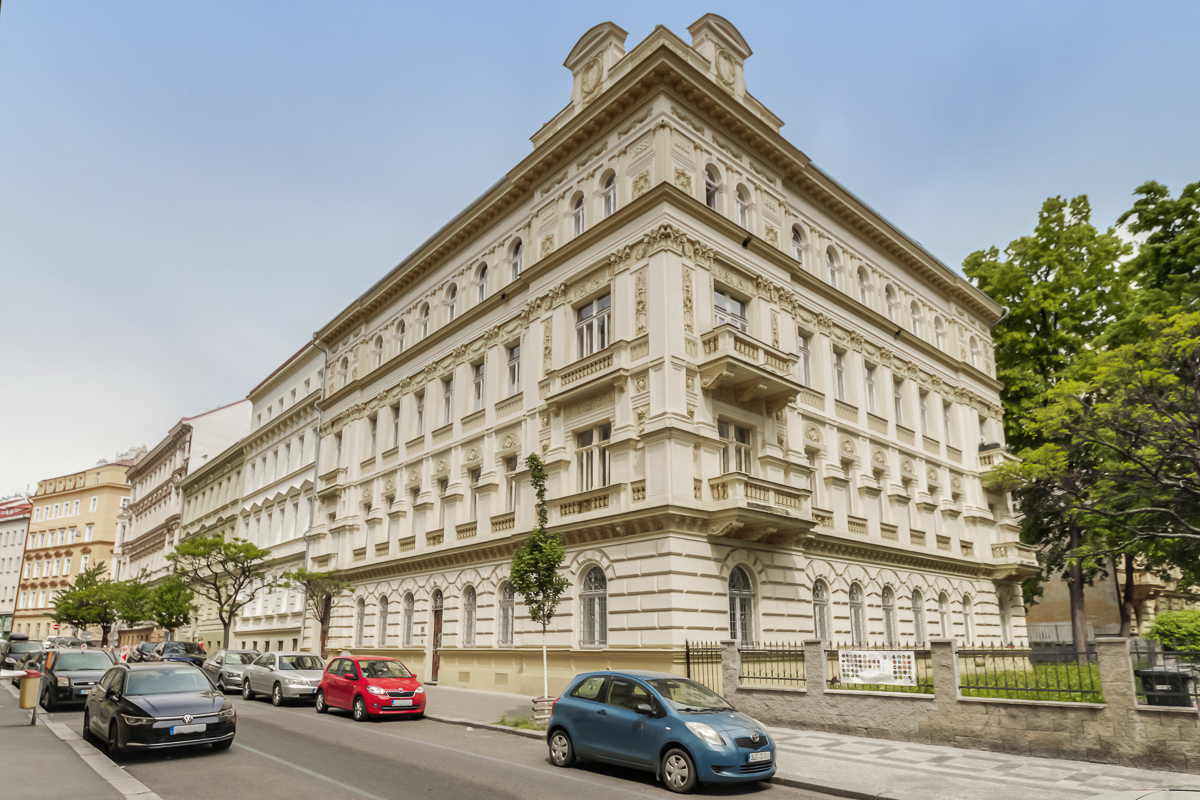 Moderní byt po rekonstrukci s balkónem, Praha 2 - Vinohrady