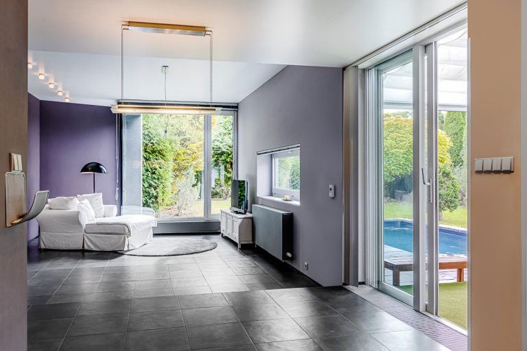 Moderní rodinný dům se zahradou a bazénem,  Praha-východ - Přezletice