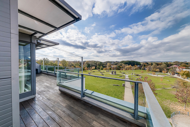 Slunný penthouse s prostornou terasou, Praha-západ, Dolní Břežany