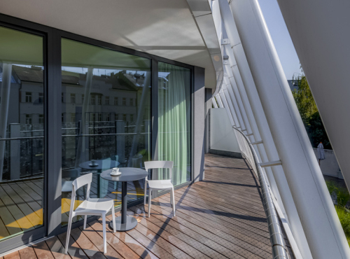 Pronájem - Slunný byt 2+kk s terasou, Praha 5 - Smíchov