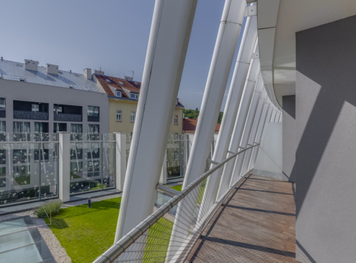 Pronájem - Slunný byt 2+kk s terasou, Praha 5 - Smíchov