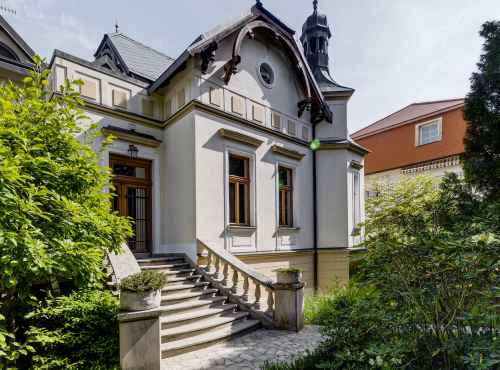 Prodej - Jedinečná rodinná vila s duší, Dobřichovice - Středočeský kraj