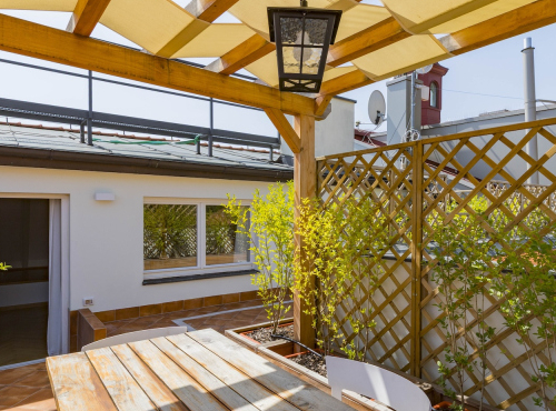 Pronájem - Velkorysý mezonetový byt 5+1, Praha 5 - Malá Strana