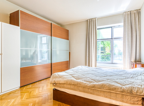 Spacious 4+kk apartment with a garden, Prague 6 - Bubeneč