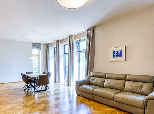 Spacious 4+kk apartment with a garden, Prague 6 - Bubeneč