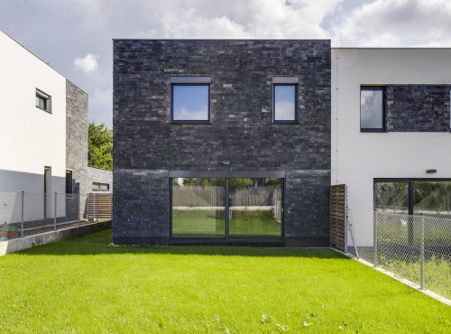 Pronájem - Částečně zařízený rodinný dům se zahradou, Praha 5 - Stodůlky