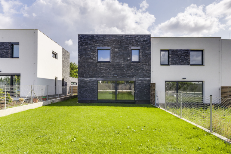 Partially furnished family house with garden, Prague 5 - Stodůlky