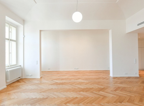 Pronájem - Prostorný byt 3+kk s balkonem, Praha 5 - Janáčkovo nábřeží