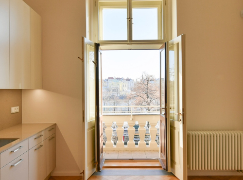 Pronájem - Prostorný byt 3+kk s balkonem, Praha 5 - Janáčkovo nábřeží