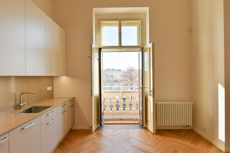 Prostorný byt 3+kk s balkonem, Praha 5 - Janáčkovo nábřeží