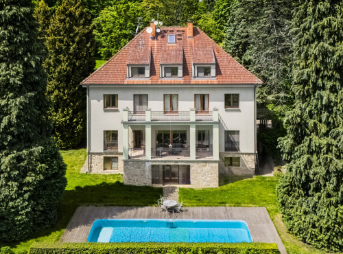 Sale - Functionalist four-story villa, Central Bohemia - Kácov