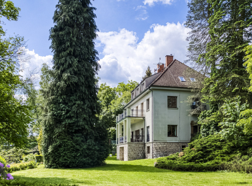 Functionalist four-story villa, Central Bohemia - Kácov