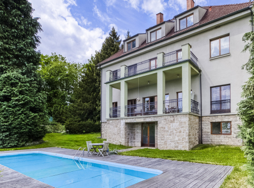 Functionalist four-story villa, Central Bohemia - Kácov