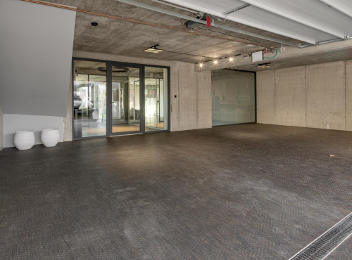 Zahraniční nemovitosti - Minimalistická Vila Ria, Slovensko - Bratislava, Staré Město