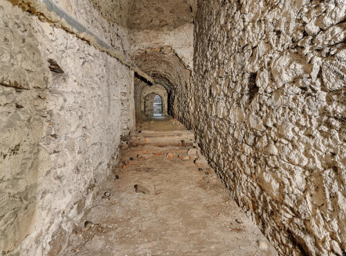 Zahraniční nemovitosti - Historický měšťanský dům z 15. století, Slovensko - Kremnica