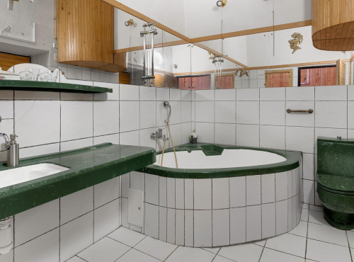 Zahraniční nemovitosti - Historický měšťanský dům z 15. století, Slovensko - Kremnica