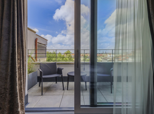 Pronájem - Moderní penthouse 4+kk s terasami, Praha 2 - Vinohrady