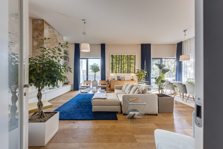 Exkluzivní dvoupodlažní byt 6+kk s bazénem, Praha 7 - Holešovice