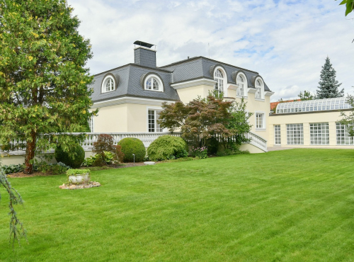 Luxusní vila se zahradou,  Praha - západ, Průhonice