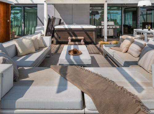 Zahraniční nemovitosti - Moderní penthouse s výhledem na Dunaj, Bratislava - Slovensko