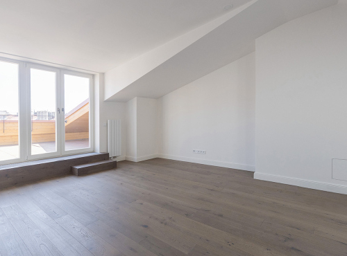 Sale - Bright 4+kk apartment, Prague 10 - Vršovice