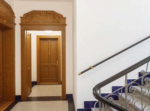 Sale - Bright 4+kk apartment, Prague 10 - Vršovice