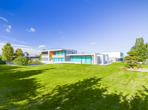 Modern villa by golf course, Prague 10 - Hostivař