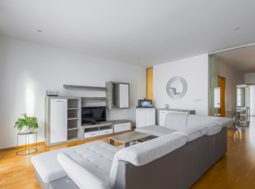 Sale - Apartment 3+kk with two balconies, Prague 10 - Vinohrady