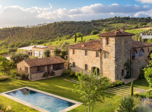 Zahraniční nemovitosti - Prestižní vinařská usedlost s kostelem, Itálie - Toskánsko