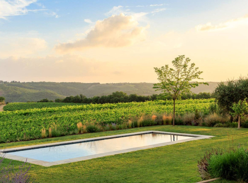 Zahraniční nemovitosti - Prestižní vinařská usedlost s kostelem, Itálie - Toskánsko