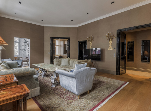 Pronájem - Luxusní byt 5+1, Praha 1 - Petrské náměstí