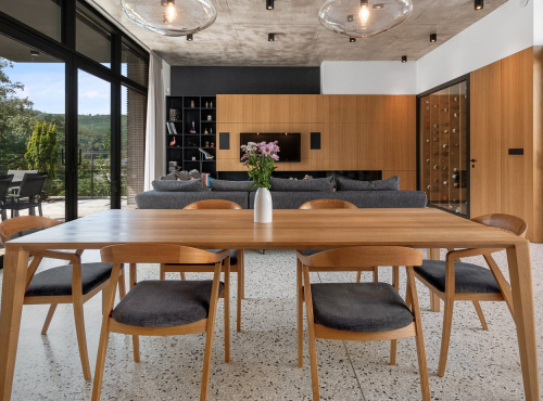 Zahraniční nemovitosti - Nadčasová smart vila s bazénem, Slovensko - Borinka