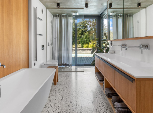 Zahraniční nemovitosti - Nadčasová smart vila s bazénem, Slovensko - Borinka