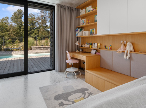 Zahraniční nemovitosti - Nadčasová smart vila s bazénem, Slovensko - Borinka