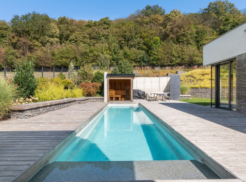 Zahraniční nemovitosti - Nadčasová smart vila s bazénem, Slovensko - Borinka