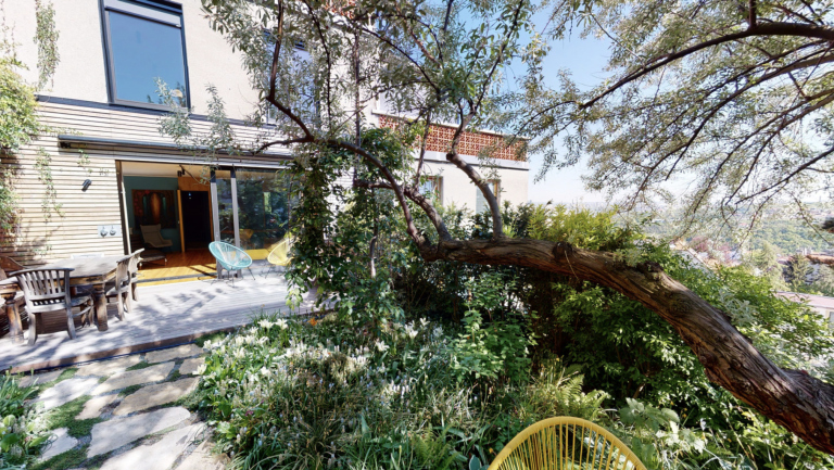 Designový dům se zahradou a terasou k pronájmu, Praha 5 - Hřebenky