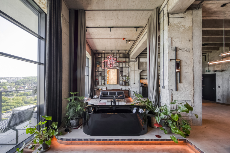 Modern loft apartment with car lift, Prague 12 - Modřany