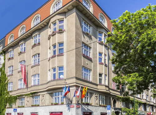 Pronájem - Luxusní penthouse se střešní terasou, Praha 2 - Nové Město