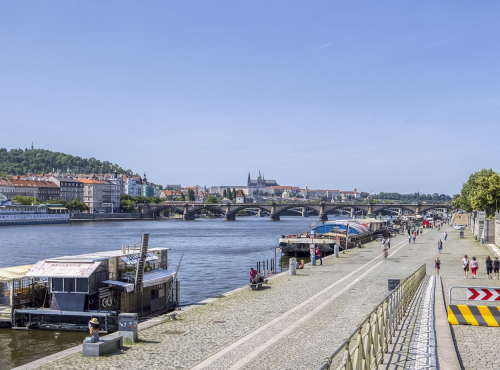 Pronájem - Luxusní penthouse se střešní terasou, Praha 2 - Nové Město