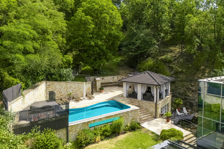 Elegantní vila v Lysolajském údolí - Praha 6