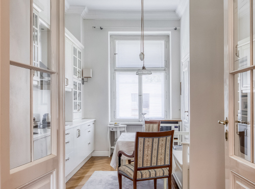 Pronájem - Byt 3+1 na výjimečné adrese, Praha 1 - Malá Strana