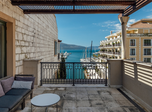 Zahraniční nemovitosti - Penthouse s výhledem na moře, Černá Hora - Tivat