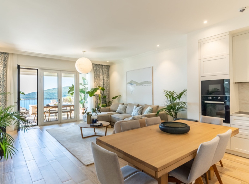 Zahraniční nemovitosti - Elegantní apartmán s výhledem na moře, Černá Hora - Lustica Bay