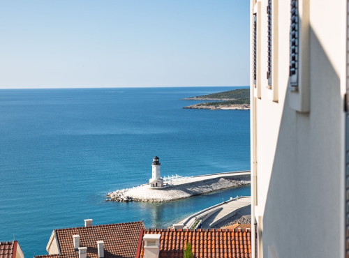 Zahraniční nemovitosti - Elegantní apartmán s výhledem na moře, Černá Hora - Lustica Bay